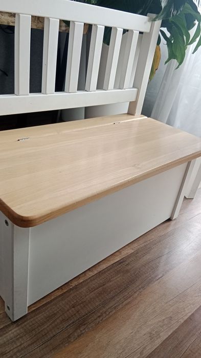 Stolik drewniany z ławeczką - dziecięcy