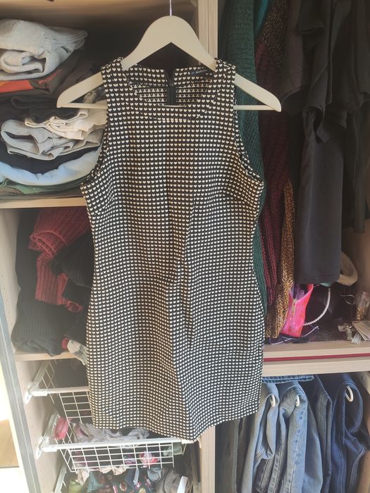 Sukienka retro czarno biała koktajlowa mini w serca na ramiączkach 36
