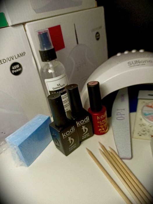 Стартовий набор для манікюру. Фрезер, лампа, база, топ, лак, матеріали