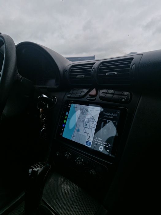 Mercedes-Benz C220 143cv