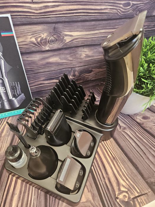 Набір Vgr 107 тример машинка стрижки волосся нос вуха насадки трімер