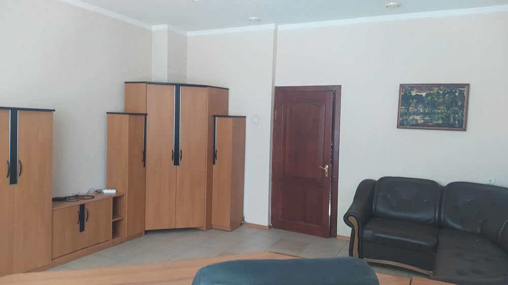Офісне приміщення з ремонтом на вул. Партизанській