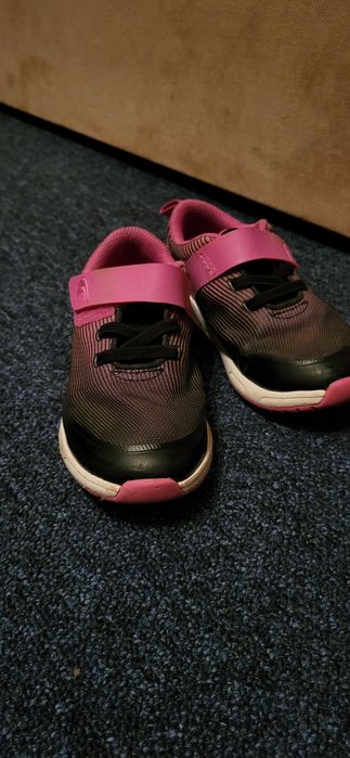 Кросівки Clarks для дівчинки