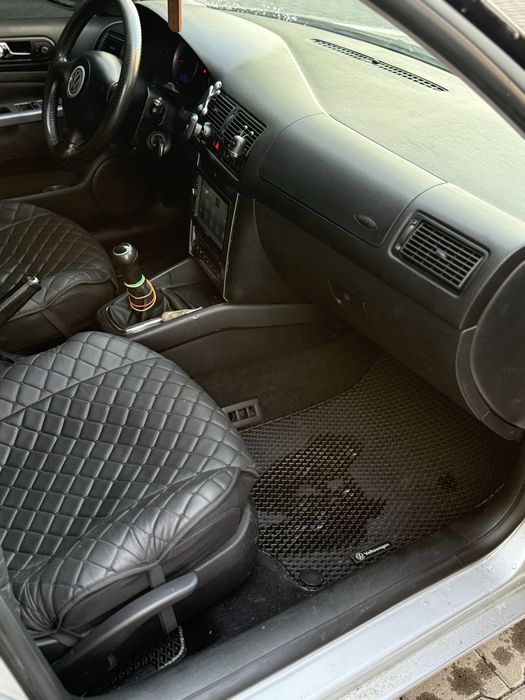 Продам Volkswagen Golf 4 2003 1.6 бензин