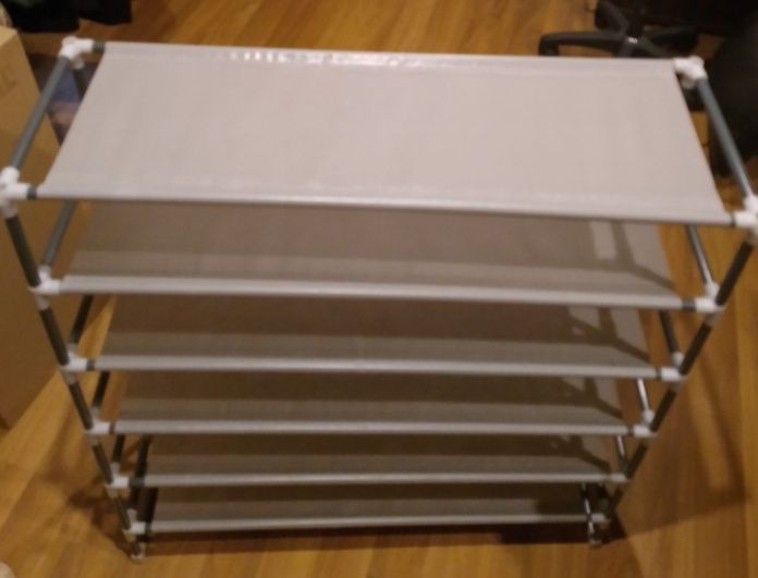 Estantes/prateleiras de madeira ou metal ou plástico/poliéster