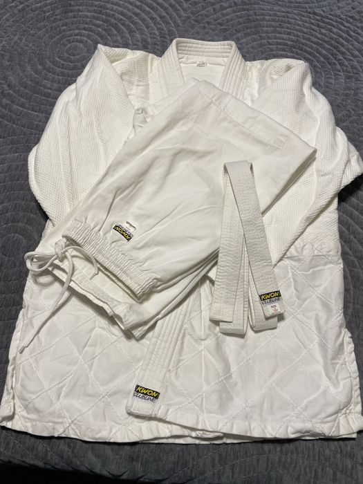 Кімоно , нове, гарної щільності, додатковим ущільненям, зріст 170