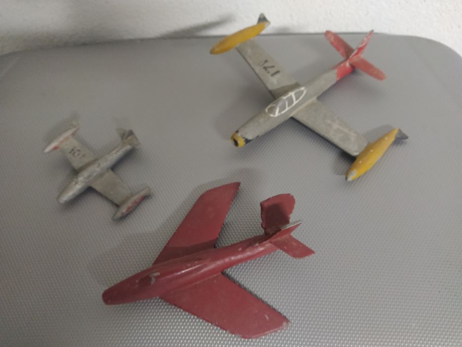 3 Aviões brinquedos antigos