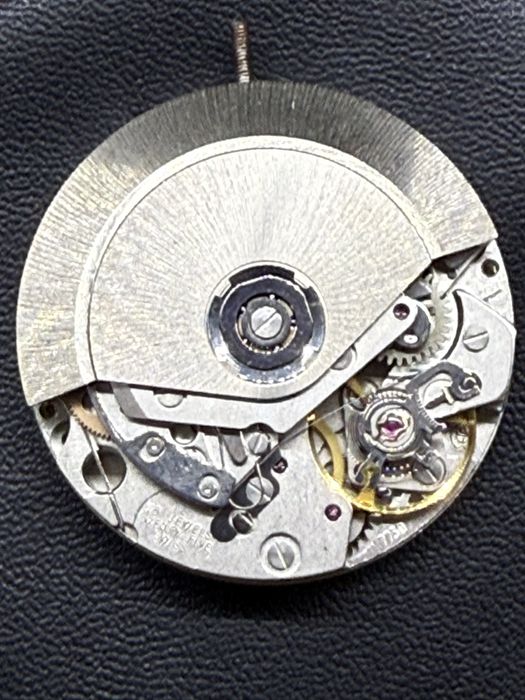 Механизм Ета 7750 Швейцария оригинал tissot longines omega breitling