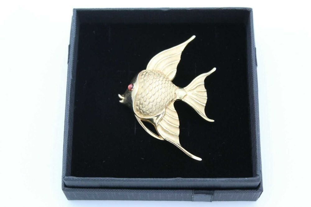 Pregadeira banhada ouro 18 K Crown Trifari by Alfred Philippe