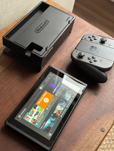 Nintendo Switch™ Console (HAC-001(-01))64284520180609122