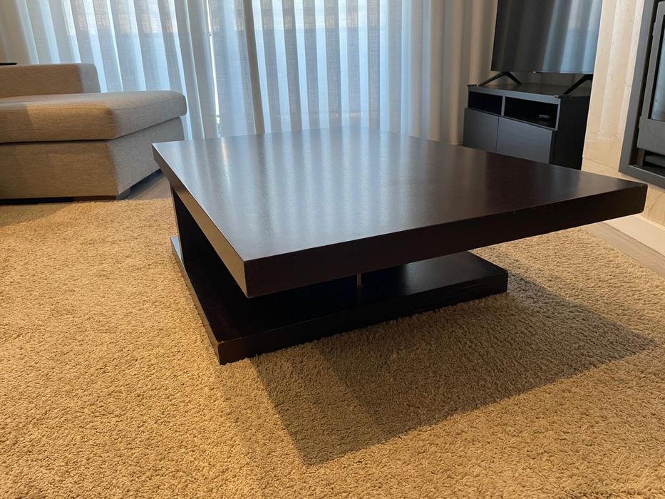 Mesa de centro, mesa de jantar, 6 cadeiras e aparador