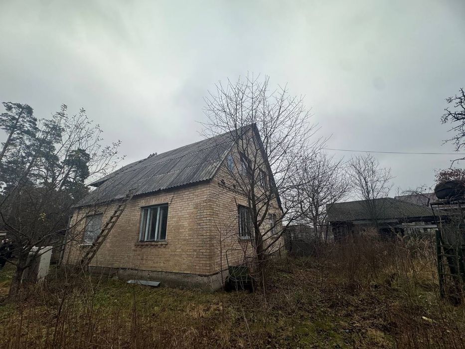 Будинок під реставрацію або знос  чудова ділянка для нового проєкту