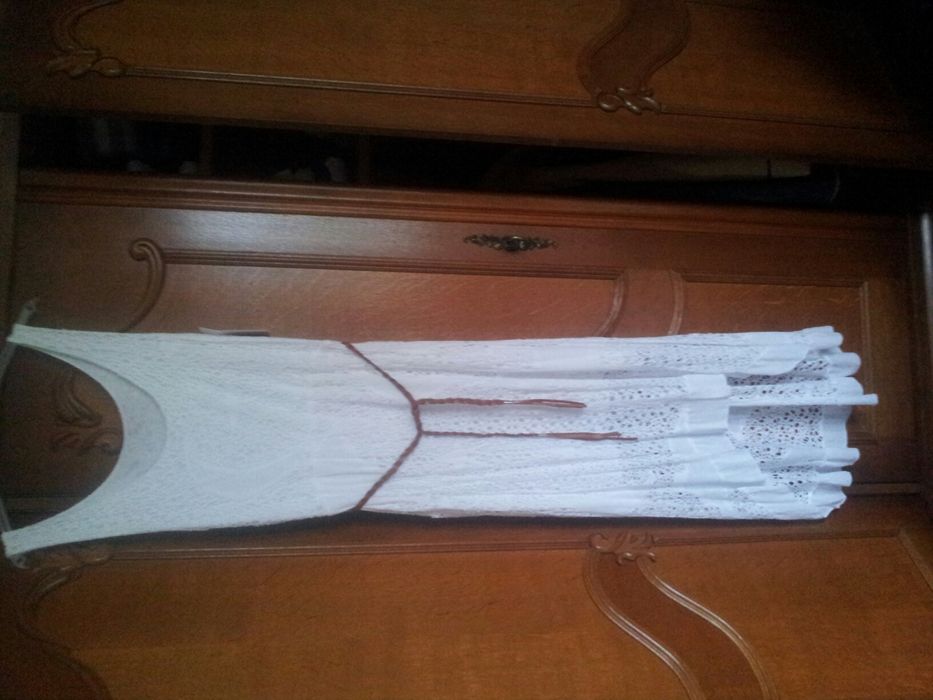 Nowa sukienka ażurowa.