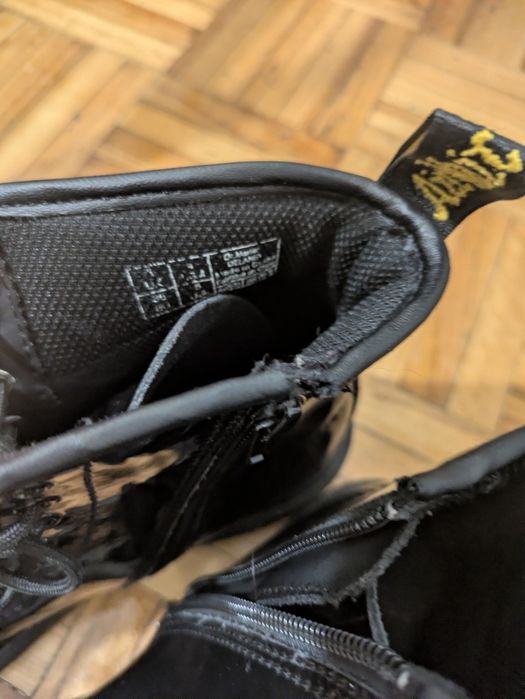 Botas Dr Martens 

Entrego em mãos em Gaia