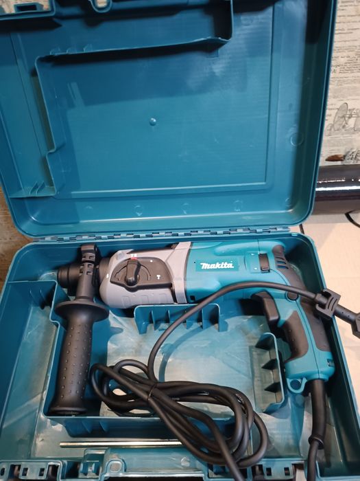 Перфоратор трехрежимный 780 Вт