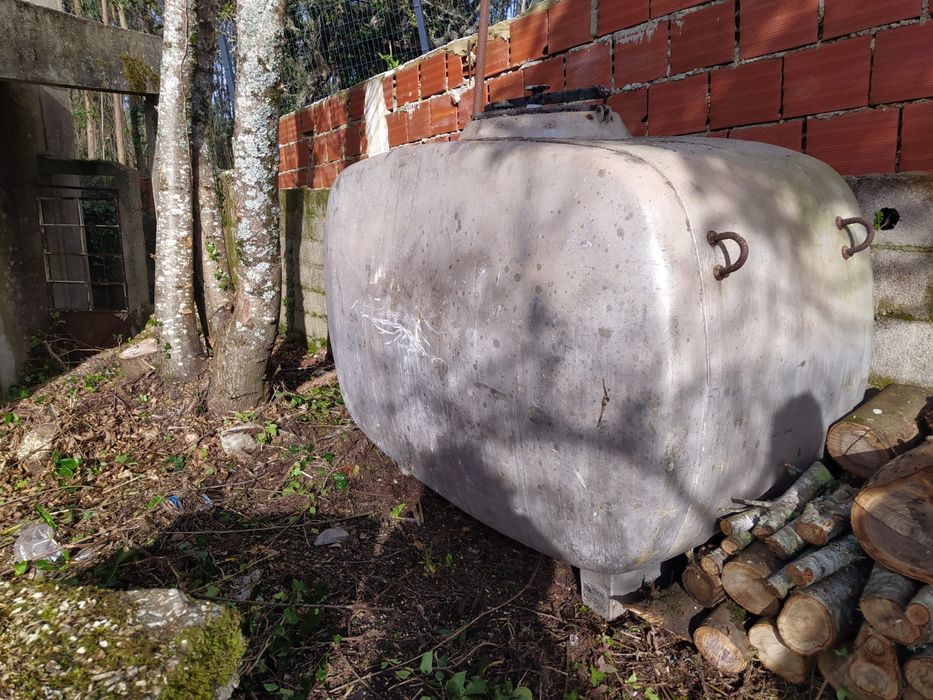 Depósito de vinho ou de água