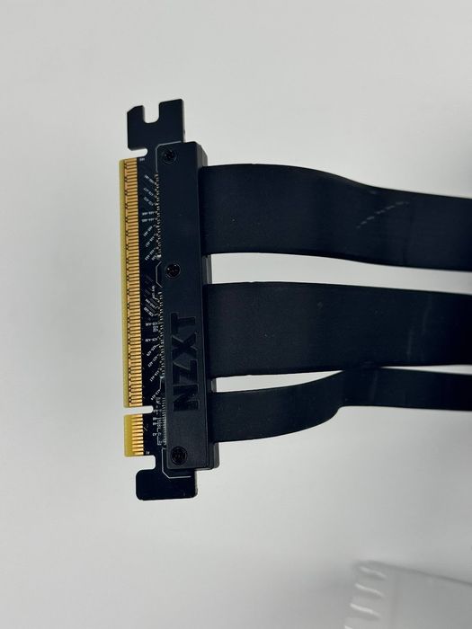 Uchwyt do pionowego montażu karty graficznej NZXT Vertical GPU Kit