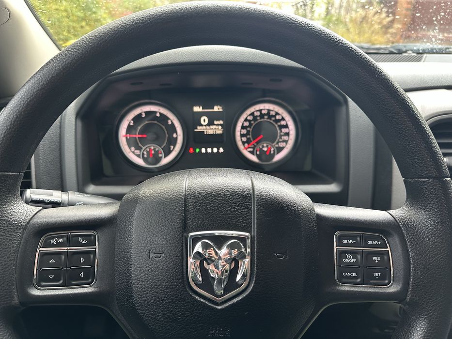 Продам легковой пикап 6 мест DODGE RAM 1500 в идеальном состоянии