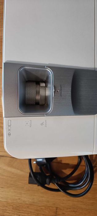 BenQ W1017 videoprojetor - Cinema / Desporto / Gaming em grande ecrã