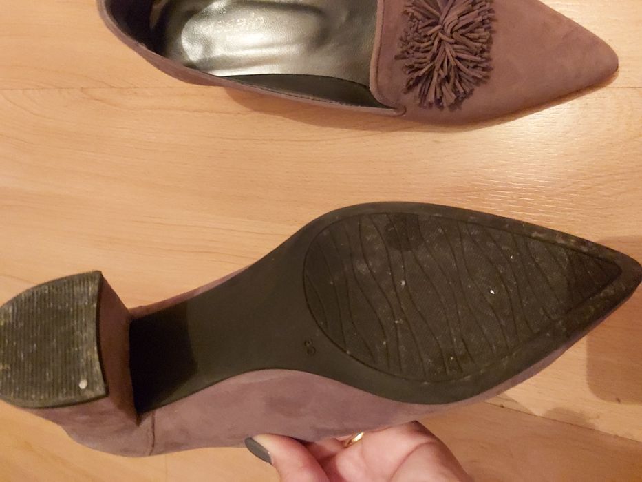 Sapatos camurça cinzentos