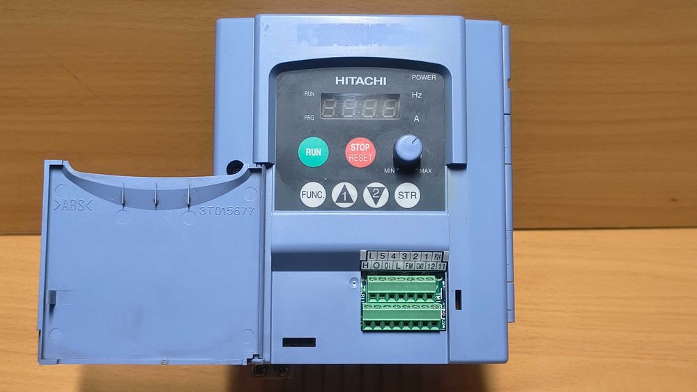 Falownik Hitachi L100-005NFE  0,55kW