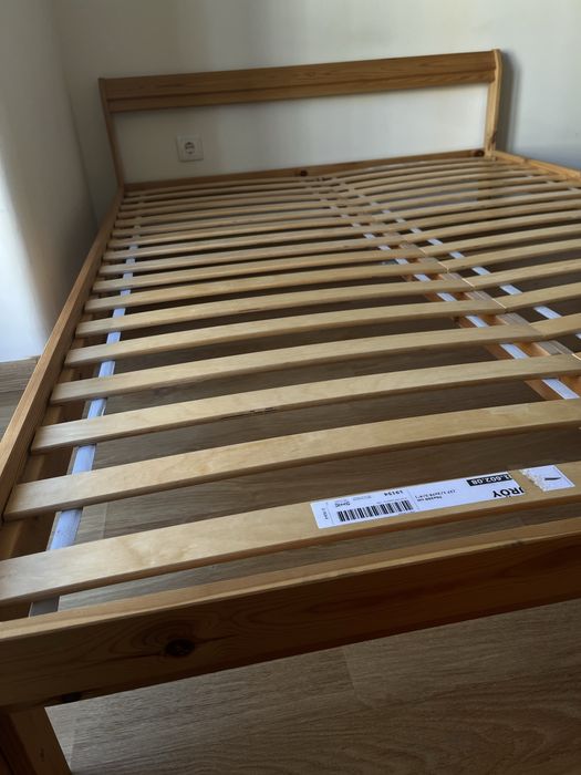 Estrutura de cama IKEA – casal 140x200 cm