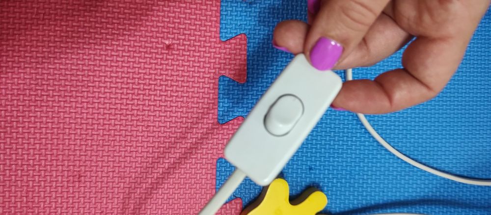 Lampka ścienna dziecięca Miś, drewniana z wyłącznikiem 3D
