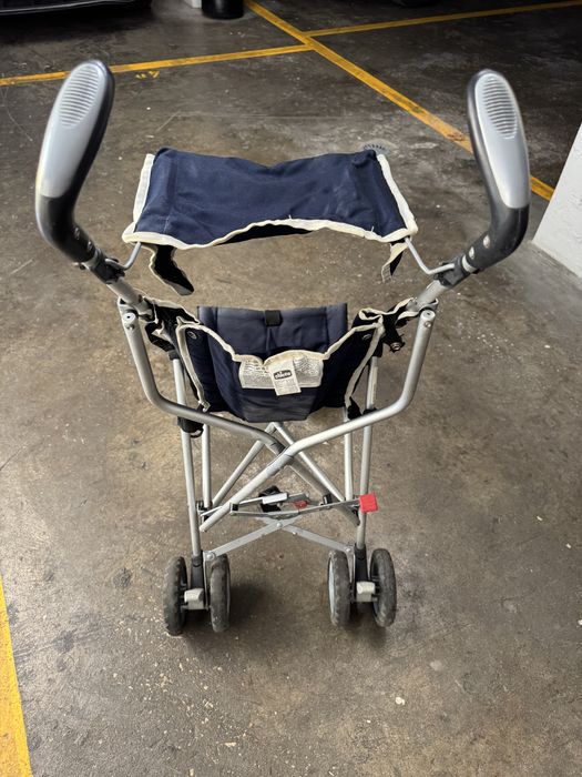 Carrinho de passeio Chicco Caddy – leve e dobrável