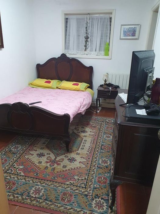 Mobilia de quarto em madeira macica