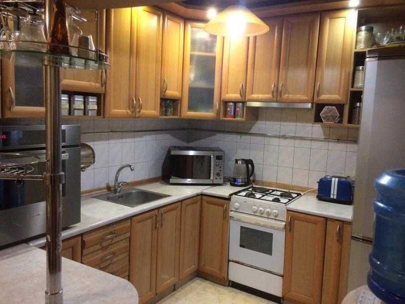 Продам 3 к. кв. 3.5, метро Армейская пешком