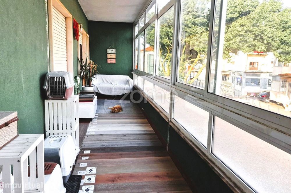 Apartamento T2 + Loja + Garagem + Anexos em Abóboda, São D. de Rana