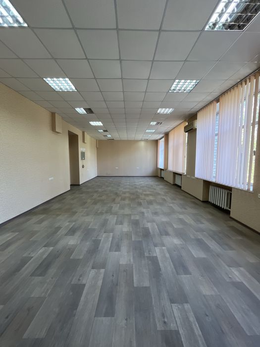 Аренда/Офиса/Центр/Всегда Есть Свет/ Отопление/Лифт/Убежище/Кондиционер