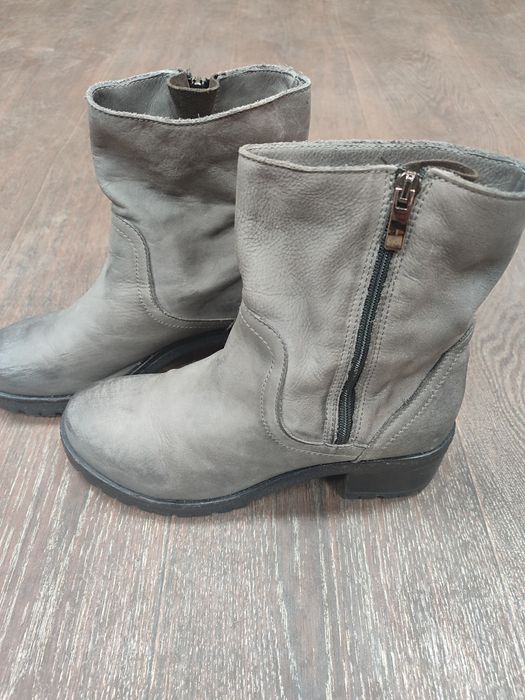 Продам демісезонні черевики