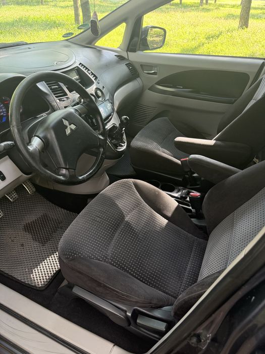 Продам Mitsubishi Grandis 2.0