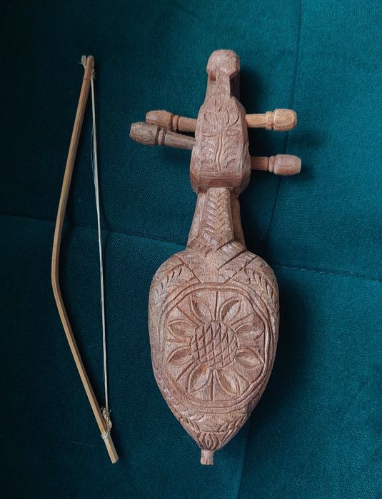 Sarangi - tradycyjny instrument muzyczny z Nepalu
