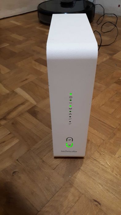 Technicolor CGA2121 ROUTER WI-FI  komplet mało używany