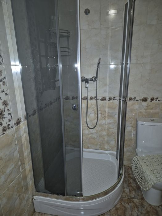 Продам душевую кабинку.