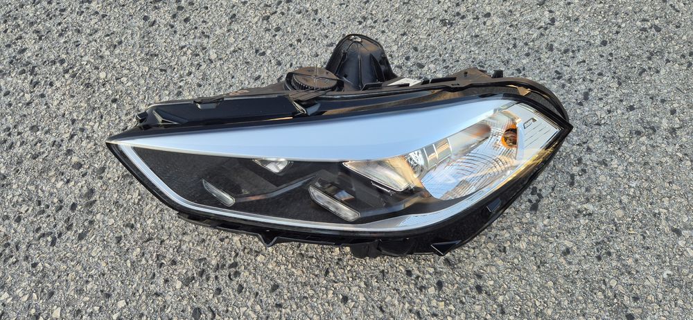 Ótica Original BMW Serie 1 F40 - Lampadas H7