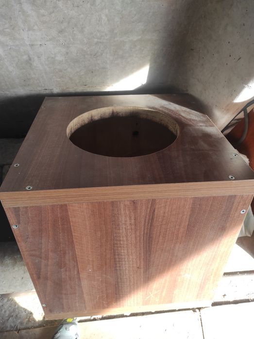 Продам корпус сабвуфера