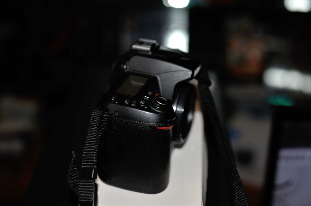 Фотоаппарат Nikon D90 Body
