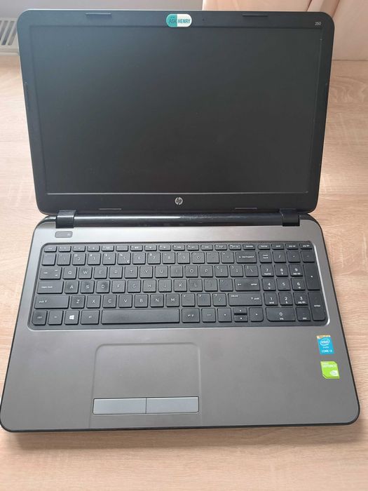 Używany Laptop HP 250 G3 z dyskiem do wymiany lub na sprzedaż części