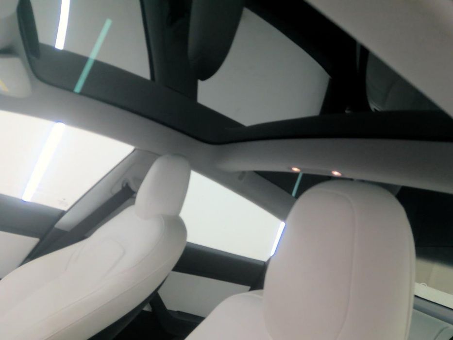Tesla model 3 rigorosamente impecavel
