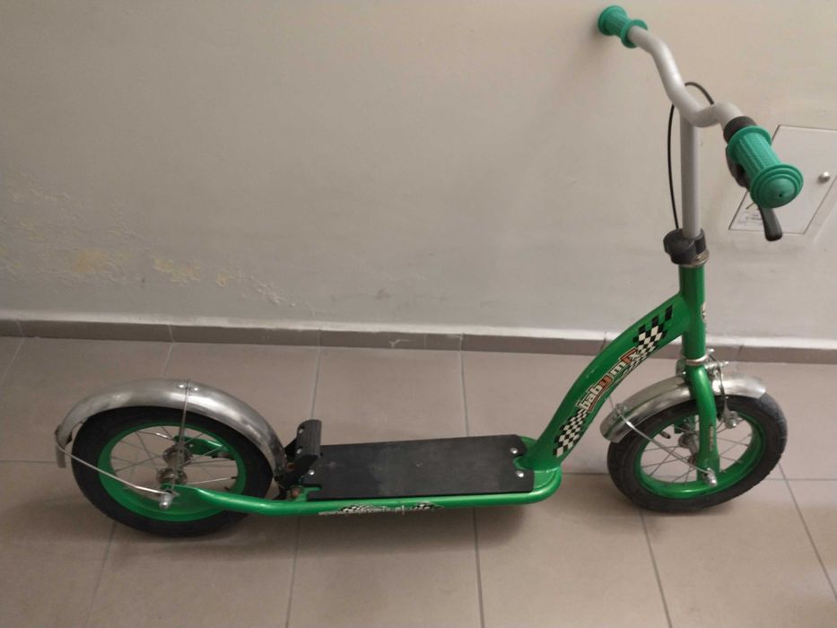 Hulajnoga na pompowanych kołach