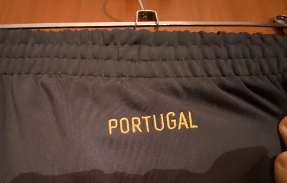 ULTIMAS - NIKE SELEÇÃO PORTUGAL Calças Fato Treino com emblema seleção