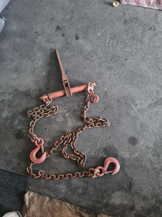 Napinacz i łańcuch transportowy