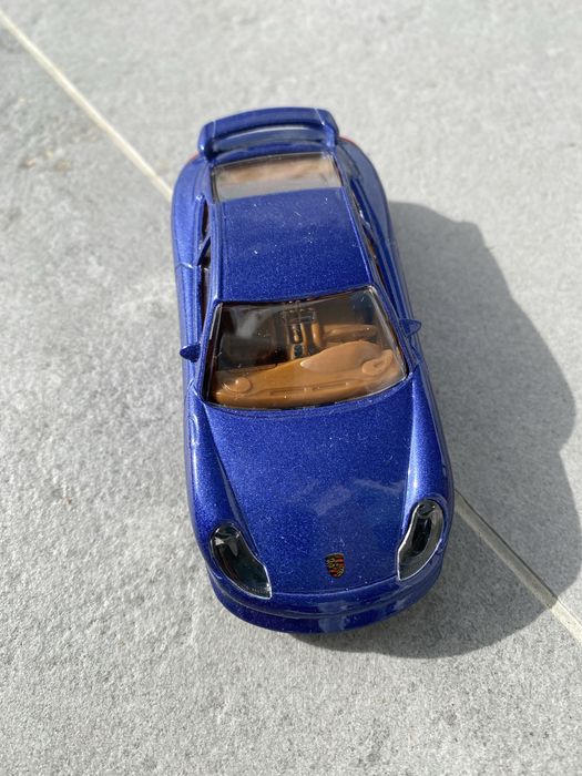 Porshe novo da burago em caixa