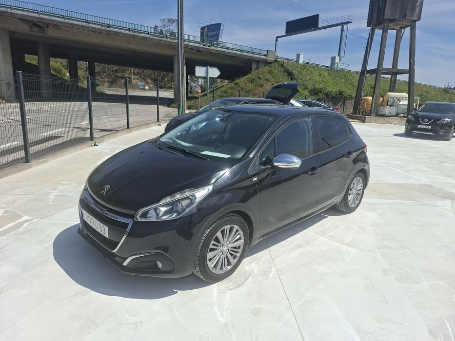 Peugeot 208 style 1.6hdi