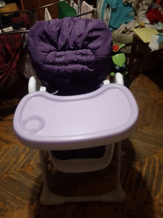 Столик для годування