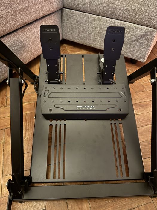 Moza R5 + Pro Gt omega wheelstand
