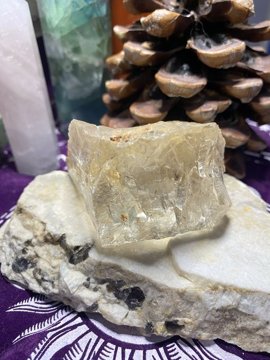 Гірський кришталь , різні зразки